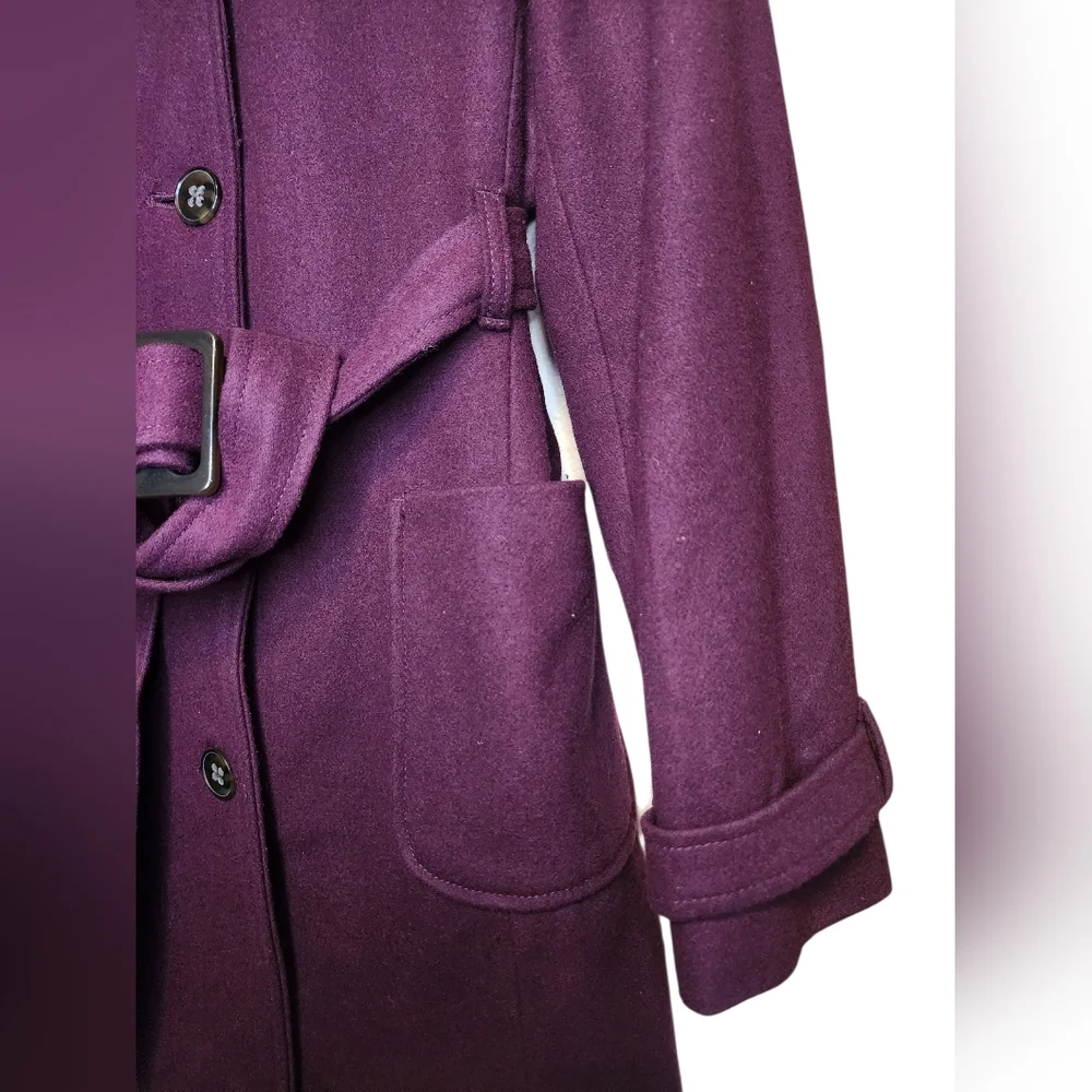 Banana Republic ​brand banana